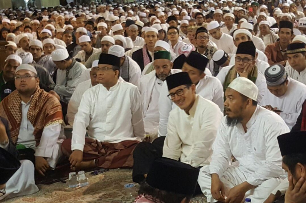 Hadir di Istiqlal, Anies-Agus Diminta Pegangan Tangan