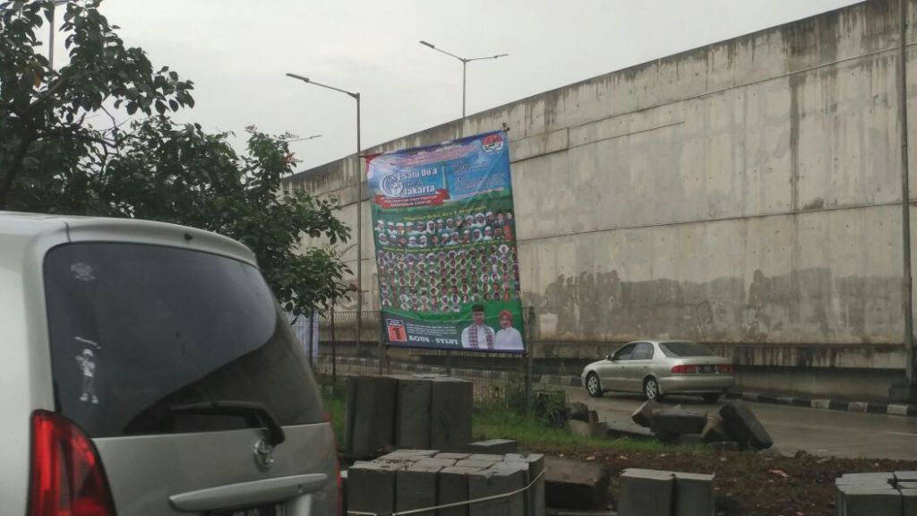 Atribut Kampanye Masih Hiasi Jalan Ibu Kota