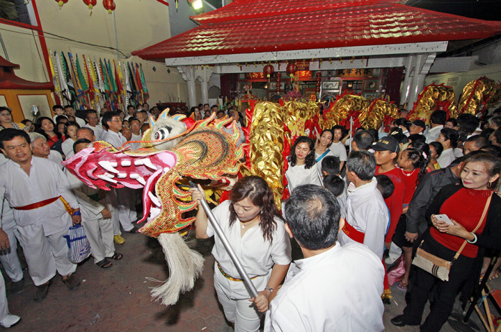 Warga Gorontalo Padati Kelenteng Saksikan Cap Go Meh