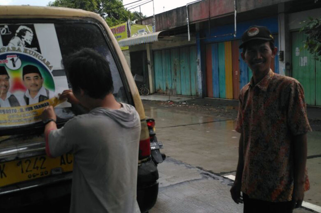 Panwaslih Jepara Kesulitan Lepas Poster Kampanye