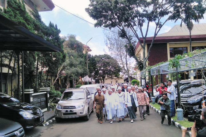 Rizieq Shihab Datangi Polda Jabar Berbekal Tesis