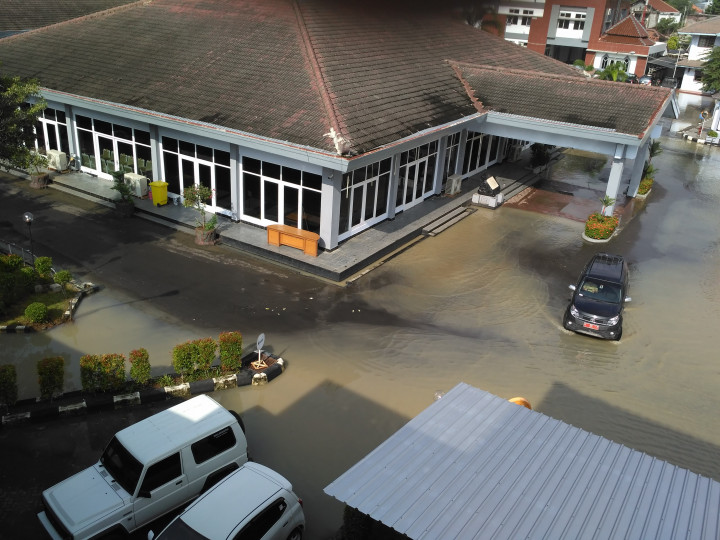 Tak Sampai 2 Bulan, Kantor Bupati Kendal 5 Kali Kebanjiran