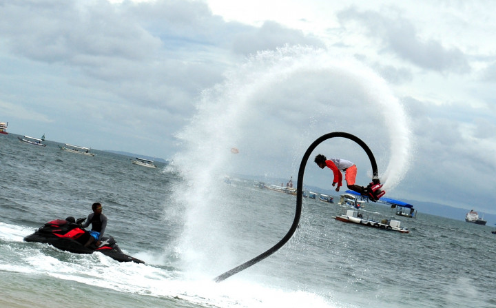 Wisata Bahari & Kain Tradisional Nusantara di Singapura