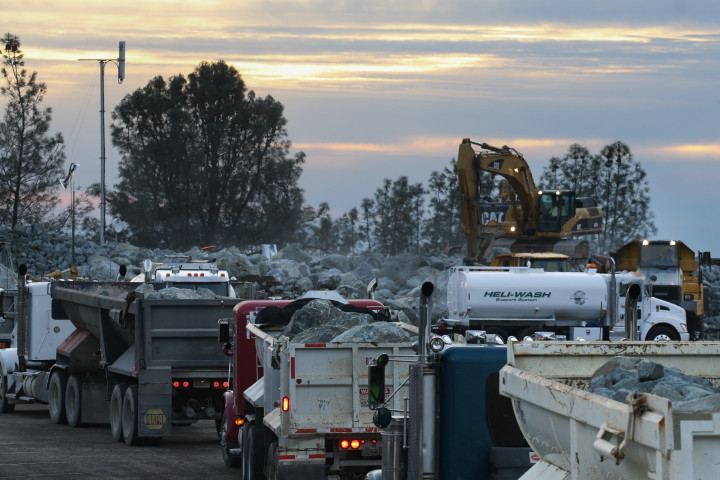 Dam Terancam Jebol, California Antisipasi Air Bah