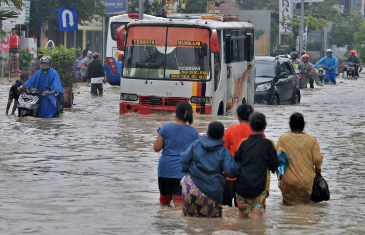Kanal Banjir Timur Semarang Meluap
