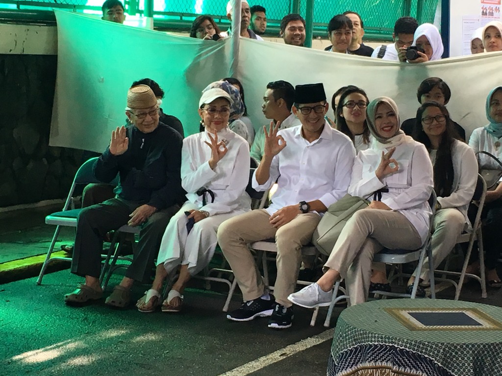 Dua Putri Sandiaga Pertama Kali mencoblos