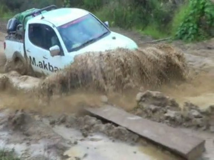 Jembatan di Daerah Perbatasan Indonesia-Malaysia Ambruk