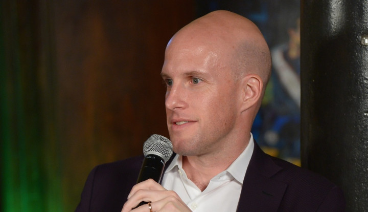 2011: Jurnalis Sepak Bola Mencalonkan Diri jadi Presiden FIFA