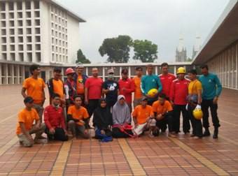 Datang dari Bandung untuk Bersih-bersih Istiqlal