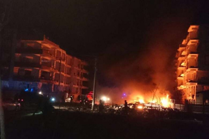 Bom Mobil Meledak di Taman Perumahan Turki, 17 Terluka