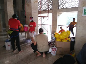 Bersih-bersih Istiqlal Sambil Belajar Pendidikan Karakter