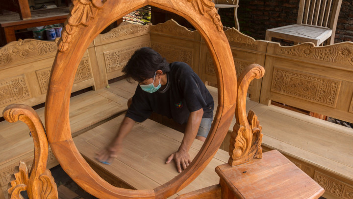  Mebel Ukiran Indonesia Merambah Oman