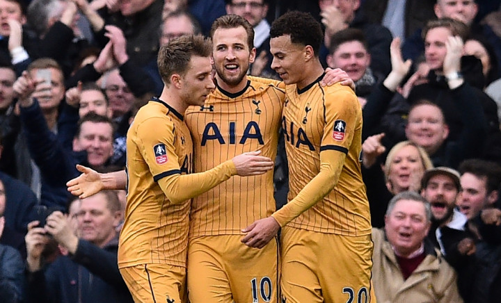 Kane Cetak <i>Hattrick</i>, Spurs Tembus Perempat Final
