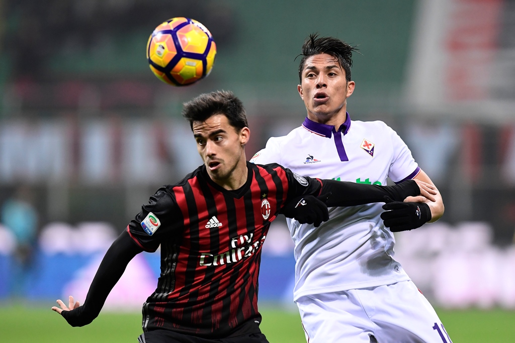 Suasana AC Milan kontra Fiorentina (MIGUEL MEDINA / AFP)