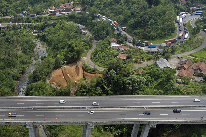 Jembatan Cisomang Selesai Diperbaiki Akhir Maret 2017