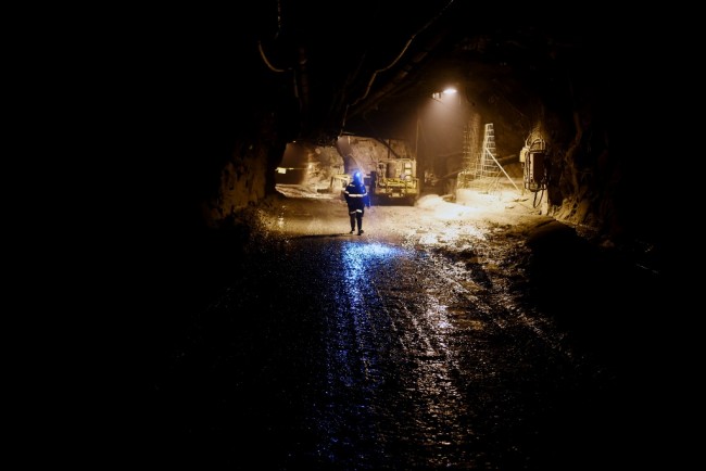 Buah Simalakama Divestasi Tambang (4)