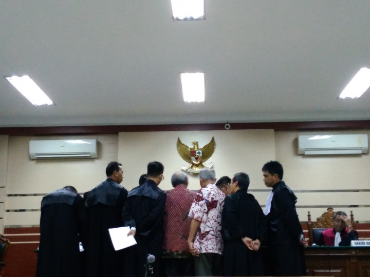 Sidang Dahlan Iskan Ditunda 30 Menit