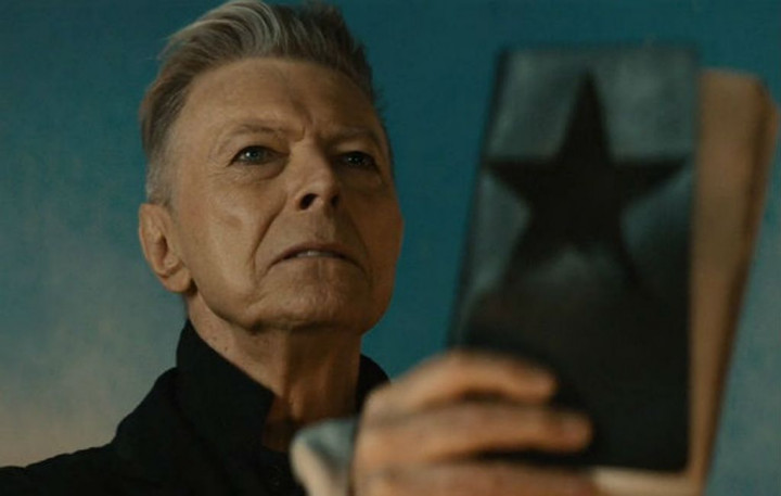 Blackstar Milik David Bowie Raih Penghargaan Album Terbaik di BRIT Awards