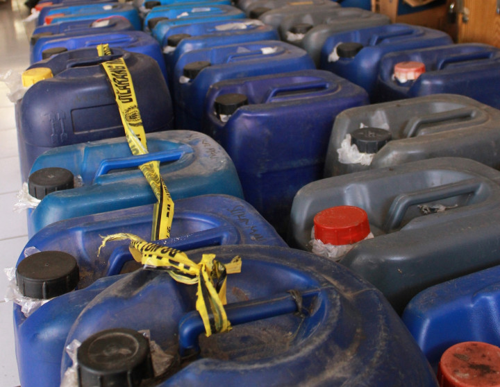 Ratusan Liter Arak Sukoharjo Diselundupkan ke Madiun