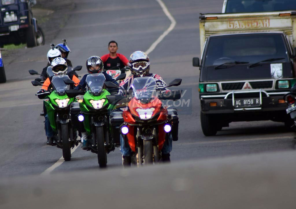 Kawasaki Versys-X 250 terbilang sangat ramah dan mudah untuk dikendarai. MTVN/Ainto Harry Budiawan