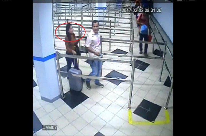 Terekam Kamera Pelabuhan, Siti Aisyah tampak Santai