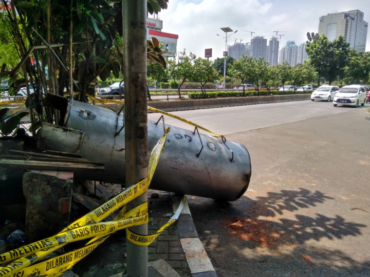 Baliho yang Roboh di Slipi Berizin