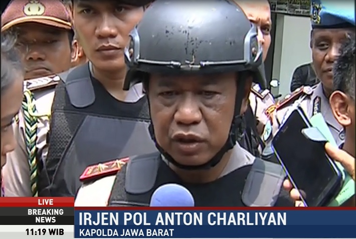 Polisi Sita Senpi dan Ransel Teroris di Bandung