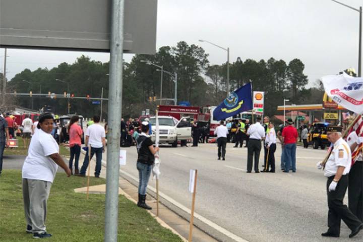 Kecelakaan di Parade Mardi Gras, Alabama - foto: Twitter Michael White