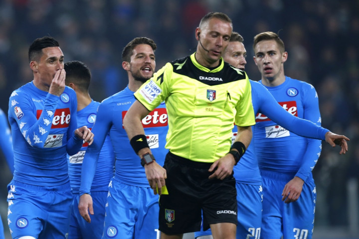 Napoli Kecam Keputusan Wasit