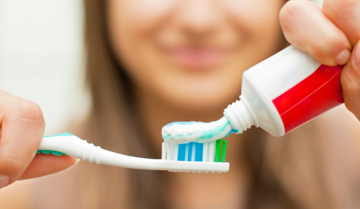 Zat Fluor Cegah Agar Kerusakan Gigi Tidak Meluas