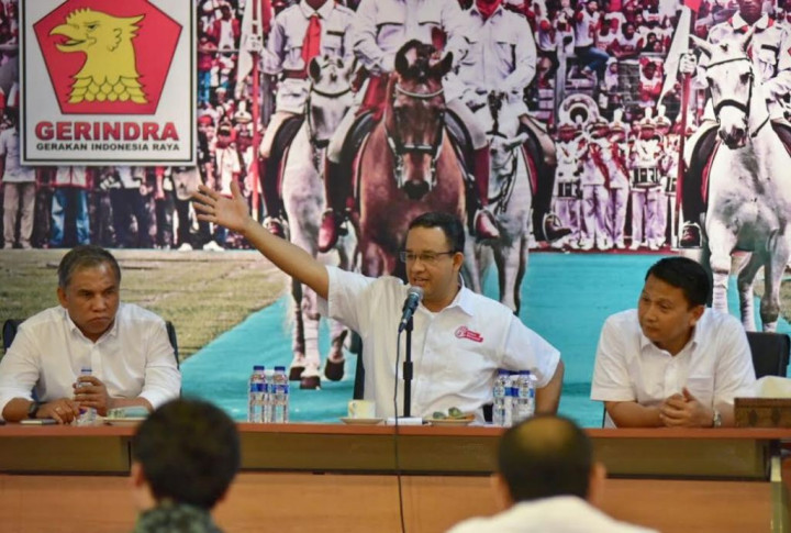 Anies Kaji Program Satu RW Satu Miliar Milik Agus