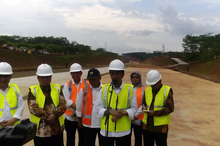 Pembebasan Lahan Tol Semarang-Batang Dipastikan Molor