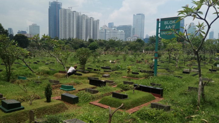 Pemprov DKI Sudah Bongkar 640 Makam Fiktif
