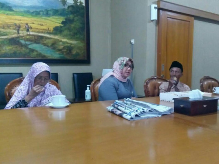 Bupati Sragen Undang Pemulung yang Tambal Lubang Jalan