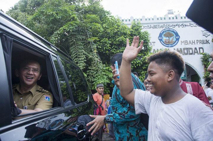 Ahok Marah Ada Kata 'Diduga' di SK Makam Mbah Priuk