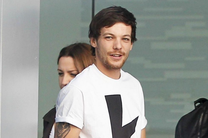 Louis Tomlinson Ditahan Polisi Usai Berkelahi dengan Paparazzi