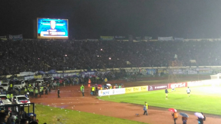 Berdesak-desakan saat Menyaksikan Persib - PBFC, Dua Bobotoh Pingsan