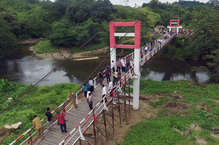 Jawa Barat Targetkan Bangun 600 Jembatan Gantung Tahun Ini