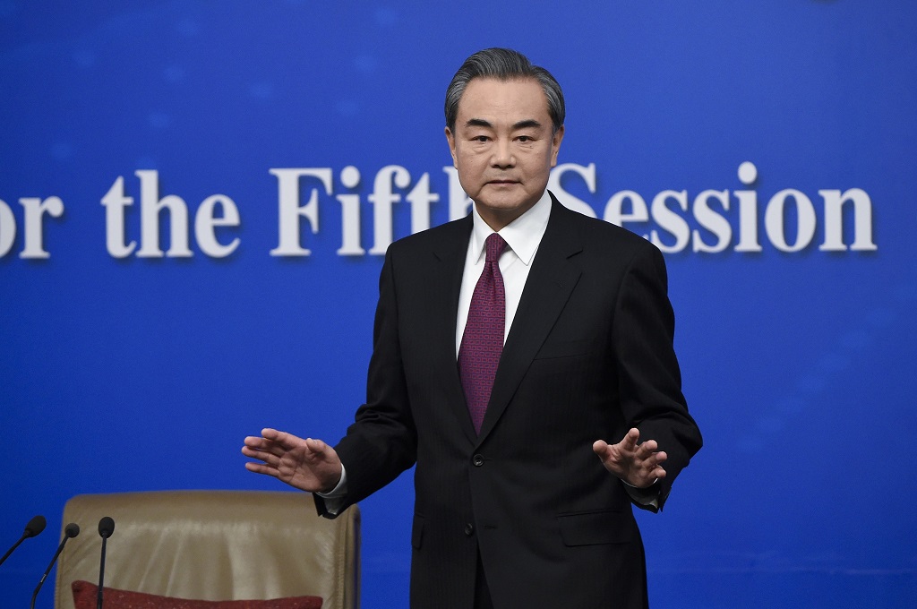 Menlu Tiongkok Wang Yi dalam sesi parlemen tahunan di Beijing, 8 Maret 2017. (Foto: AFP/WANG ZHAO)