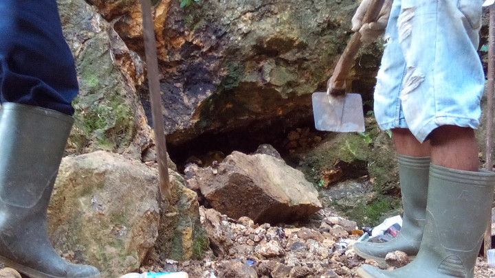 Tujuh Pekerja Tambang Antam Tetimbun Longsor