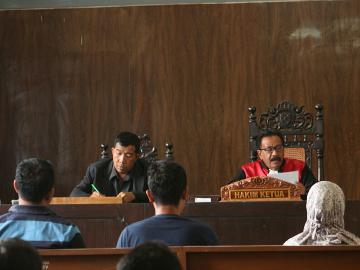 Nekat Jualan, Tiga Pedagang Bermobil Disidang