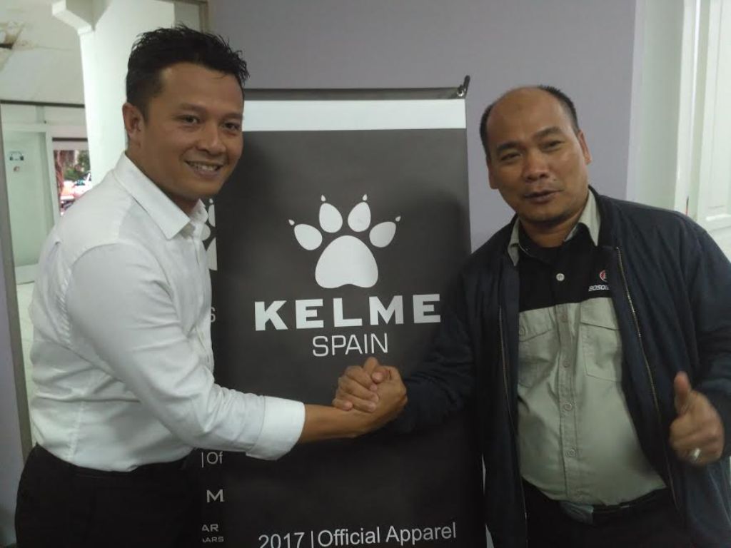 PSM Makassar menggunakan jersey produk apparel asal Spanyol Kelme (Foto: MTVN/Andi)