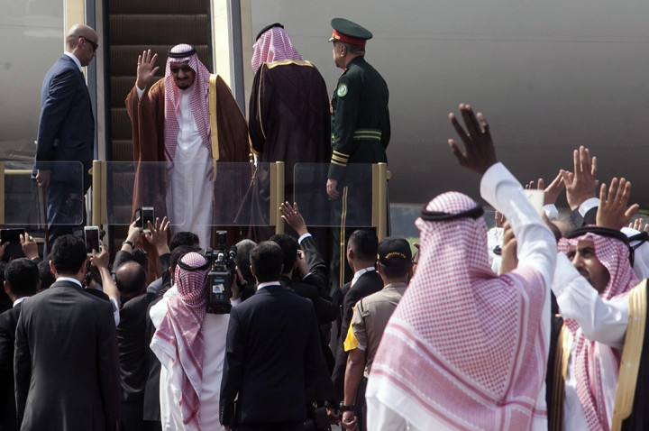 Raja Salman Diperkirakan Salat Jumat di Hotel