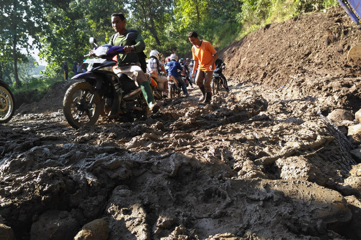 Uji Nyali di Jalan Alternatif Kendal-Ungaran