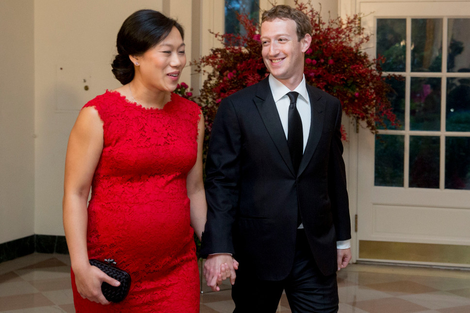 Zuckerberg bersama Chan. (Getty Images)