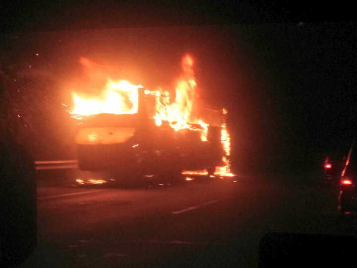 Bus Arimbi Terbakar di KM 30 Tol Cikupa