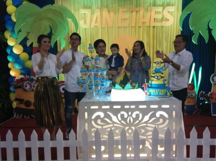 Cucu Jokowi Ultah, Bagi-bagi Sepeda hingga Minion