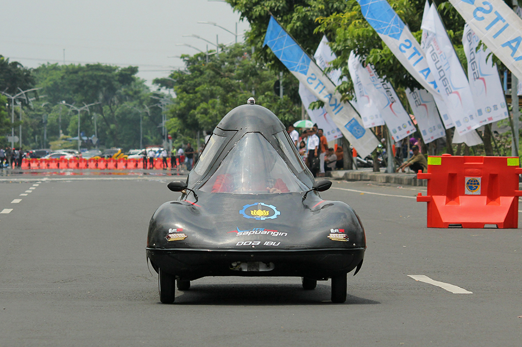 ITS Luncurkan Mobil Sapuangin XI Evo I