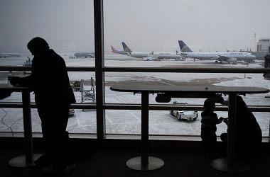 Terganggu Badai Musim Dingin, 500 Penerbangan di AS Dibatalkan