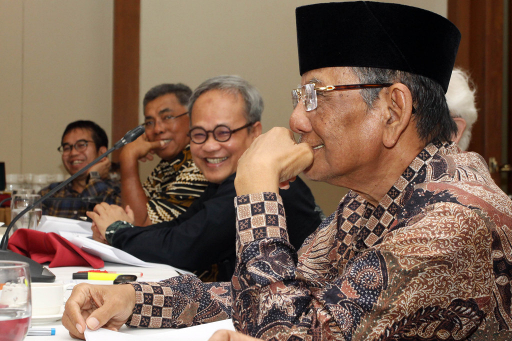 K.H. Hasyim Muzadi (kanan). Foto: MI/Galih Pradipta